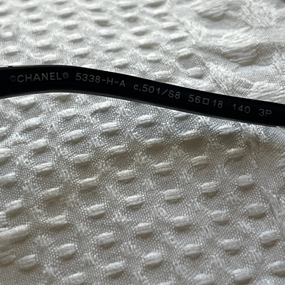 CHANEL Black , white Chanel pearl Wraparound Sunglasses with Matte Finish - Picture 5 of 12